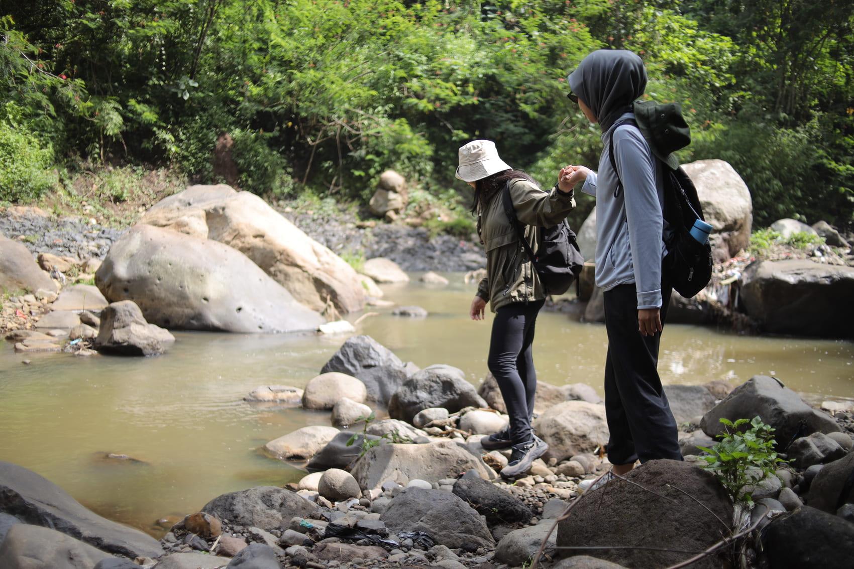 Experience Nature: Fully Equipped Weekend Hikes with Knizarai