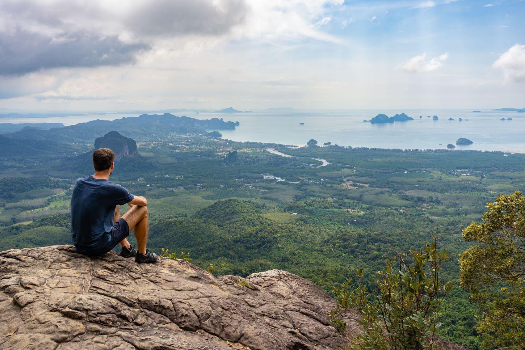 Campfire Cuisine: Simple & Delicious Meals for Your Outdoor Trip.